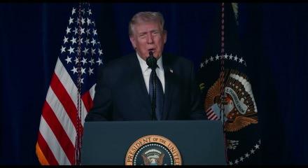 ABD başkanı Trump H&uuml;rm&uuml;z Boğazı i&ccedil;in İran'a 5 g&uuml;n s&uuml;re tanıdı...