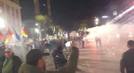 Arnavutluk&rsquo;ta h&uuml;k&uuml;met karşıtı protestolar şiddetlendi