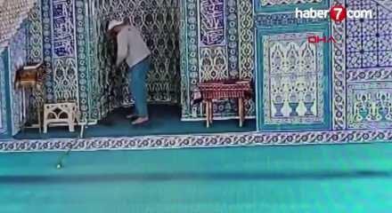 Cezaevinden izinli &ccedil;ıktı, girdiği 3 camideki ses sistemlerini sopayla kırıp s&ouml;kt&uuml;