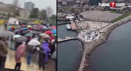 CHP, Kadık&ouml;y'de yapılması planlanan camiye karşı protesto organize etti