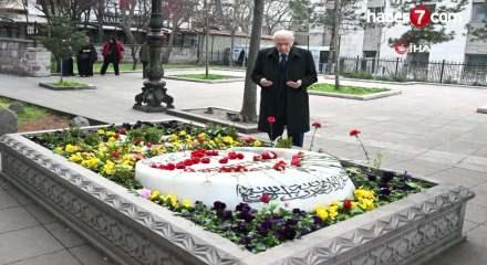 Devlet Bah&ccedil;eli, Muhsin Yazıcıoğlu'nun kabrini ziyaret etti