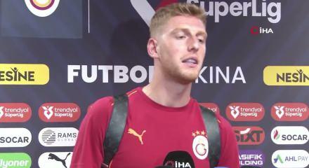 Galatasaray tarafta grubu  ultrAslan'dan Fenerbah&ccedil;e kaptanı Mert Hakan'a destek a&ccedil;ıklaması