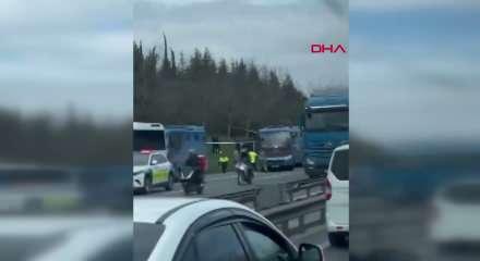 TEM&rsquo;de cezaevi ara&ccedil;ları zincirleme kazaya karıştı: 17 yaralı