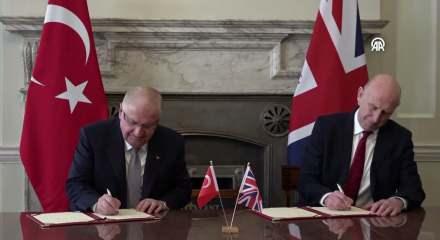 T&uuml;rkiye ile İngiltere arasında 'Eurofighter' s&ouml;zleşmesinde imzalar atıldı!