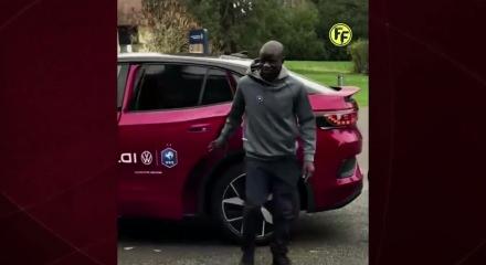 Fransa ve Fenerbah&ccedil;e'nin başarılı oyuncusu Kante m&uuml;tevaziliğiyle dikkat &ccedil;ekti