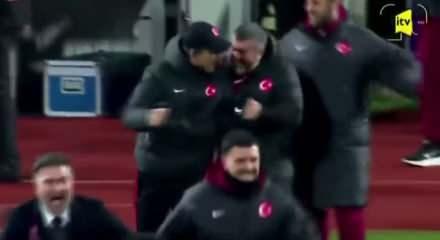 Tek y&uuml;rek tek bilek! A milli takımın zaferi Azerbaycan kanalında coşkuyla kutlandı