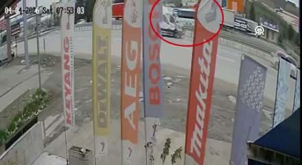 5 kişinin &ouml;ld&uuml;ğ&uuml; Ankara'daki kahreden kazanın g&ouml;r&uuml;nt&uuml;leri ortaya &ccedil;ıktı