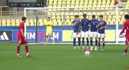 Darwin Kaan'dan kaleciyi &ccedil;aresiz bırakan gol!