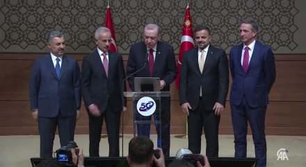 T&uuml;rkiye 5G'ye ge&ccedil;ti!  Başkan Erdoğan'ın başlangıcını yaptığı tarihi anlar kameralara yansıdı