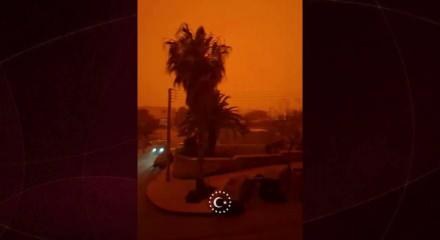 Afrika'dan gelen kum fırtınası Girit adasını kızıla boyadı...