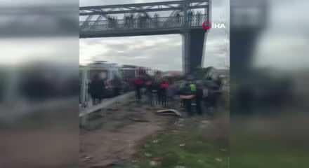 Ankara'da Saray mevkiinde Kızılcahamam halk otob&uuml;s&uuml; kaza yaptı: 4 &ouml;l&uuml;, 13 yaralı