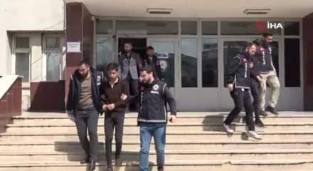 Babalarını &ouml;ld&uuml;ren 2 kardeş adliyeye sevk edildi