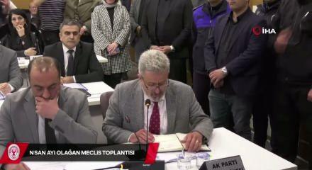 Bornova Belediyesi Meclisi'nde g&ouml;revi k&ouml;t&uuml;ye kullanma tartışması yaşandı