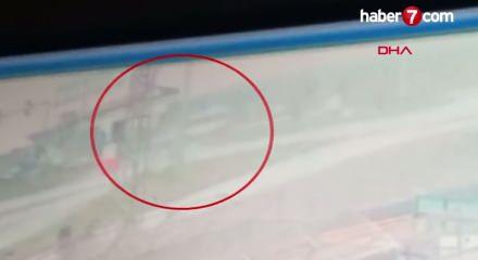 Diyarbakır'da &ouml;ğrenci servis minib&uuml;s&uuml; ile otomobil &ccedil;arpıştı: 13 yaralı