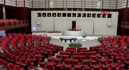 Doğum izni s&uuml;resi uzuyor, sosyal medyada 15 yaş sınırı geliyor: TBMM&rsquo;de kritik tartışmalar