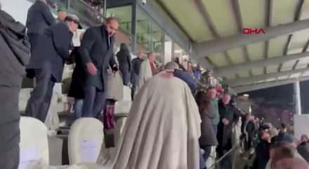 Hacıosmanoğlu ve Bakan Bak duygusal anlar yaşadı! Birbirlerine sarılarak kutladılar