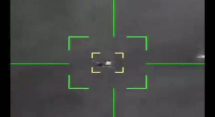 İran, ABD savaş u&ccedil;ağının vurulduğu anları yayınladı! D&uuml;nyada g&uuml;ndem olan g&ouml;r&uuml;nt&uuml;ler