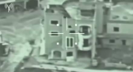 İsrail'den L&uuml;bnan'da al&ccedil;ak saldırılar: Binalar yerle bir!