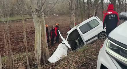 Kanser hastası babasını hastaneye g&ouml;t&uuml;r&uuml;rken kaza yaptı: 3 &ouml;l&uuml;