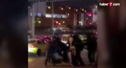 Liselilerin laf atma kavgası sokağı savaş alanına &ccedil;evirdi