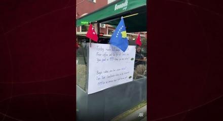  Kosovalı işletmeciden T&uuml;rk taraftarlara vefa: 1999'da siz &ouml;dediniz