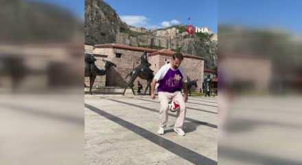 Tokat'ın tarihini futbol şovuyla tanıtıyor