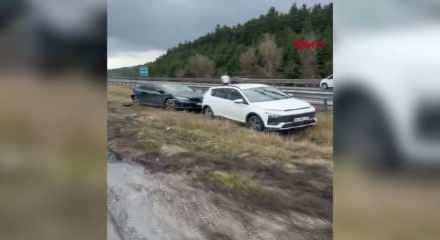 Bolu'da yağmur felaket getirdi: Zincirleme kazada 6 yaralı var