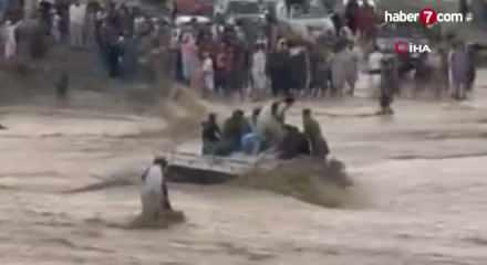 Pakistan'da şiddetli yağışlar nedeniyle 40 kişi hayatını kaybetti