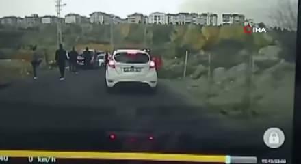 Trafikte bı&ccedil;ak ve sopalı kavga pahalıya patladı: 720 bin TL ceza, 2 tutuklama