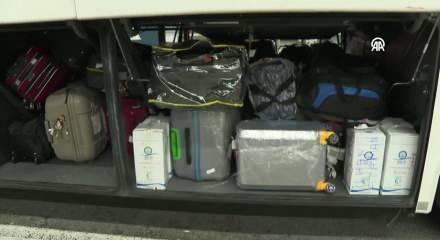 Tur şirketi iflası nedeniyle Suudi Arabistan'da mahsur kalan 177 umreci yurda d&ouml;nd&uuml;