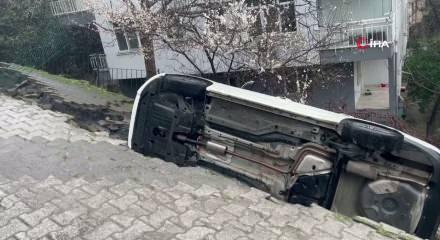 &Uuml;sk&uuml;dar&rsquo;da korku dolu anlar: Yol &ccedil;&ouml;kt&uuml;, ara&ccedil; i&ccedil;ine d&uuml;şt&uuml;