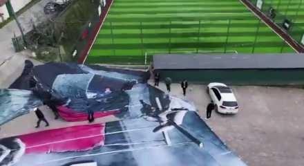 Beşiktaşlı taraftarlardan dikkat &ccedil;eken protesto hazırlığı