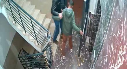 Cezaevinden &ccedil;ıkan eski koca dehşeti: Eşinin yeni hayat arkadaşına taşla saldırdı