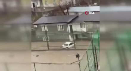 Dağıstan'da sel felaketi: 6 &ouml;l&uuml;, 4 bin 500 ev sular altında