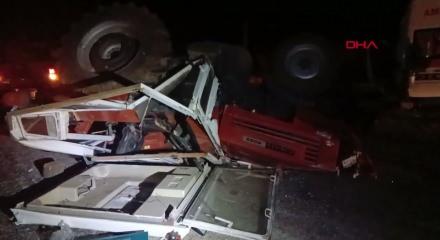 Erzurum'da ambulans ile trakt&ouml;r &ccedil;arpıştı: Yaralılar var