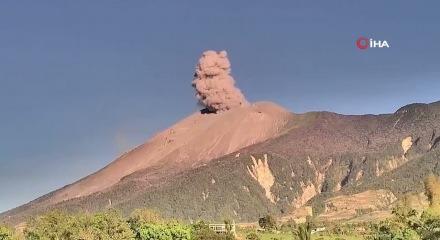 Filipinler&rsquo;deki Taal ve Kanlaon yanardağlarında patlama