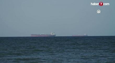 İran basını: İsrail&rsquo;in L&uuml;bnan'a saldırması nedeniyle H&uuml;rm&uuml;z Boğazı'ndan ge&ccedil;işler durduruldu