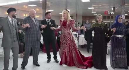 İsko&ccedil;yalı turist Marmaris'te tanıştığı Vanlıyla Van'da d&uuml;ğ&uuml;n yaptı