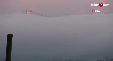 İstanbul Boğazı sise teslim: Fatih Sultan Mehmet K&ouml;pr&uuml;s&uuml; g&ouml;zden kayboldu
