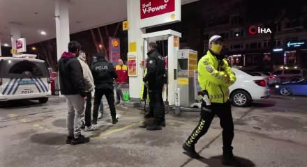 Kadık&ouml;y'de polisleri alkoll&uuml; s&uuml;r&uuml;c&uuml; ile imtihanı