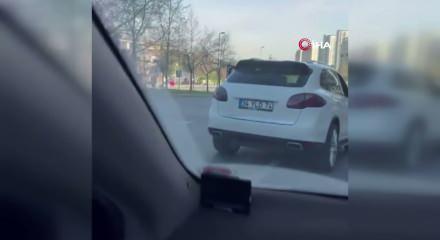 K&uuml;&ccedil;&uuml;k&ccedil;ekmece&rsquo;de trafik tartışmasında s&uuml;r&uuml;c&uuml;ye 180 bin lira ceza