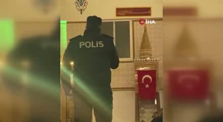 Namaza giden il&ccedil;e emniyet m&uuml;d&uuml;r&uuml; m&uuml;ezzinlik yaptı