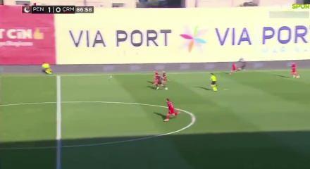 Hamza Akman, boş kaleye atamadığı gol sa&ccedil; baş yoldurdu