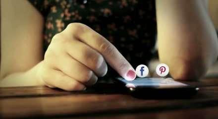 Sosyal medyada "15 yaş" sınırı &ccedil;alışmaları komisyondan ge&ccedil;ti