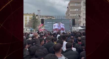 S&uuml;per Lige &ccedil;ıkacak ilk takım belli olmak &uuml;zere! Batman'lılar meydanları doldurdu