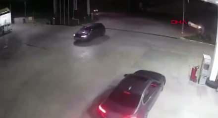  Akaryakıt istasyonunda aracı ile drift atan s&uuml;r&uuml;c&uuml;ye 140 bin lira ceza