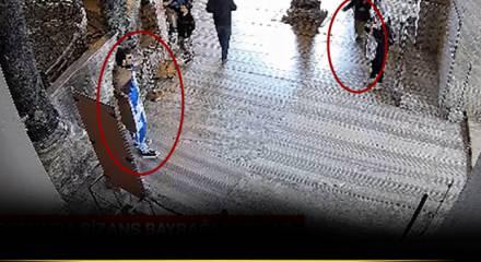 Ayasofya'i Kebir Camii'nde Bizans bayrağı a&ccedil;an iki turist tutuklandı