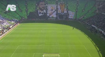 Bursaspor'dan g&ouml;vde g&ouml;sterisi! 2. Lig'de 40 bin kartonluk şampiyonluk koreografisi!