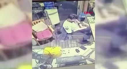 B&uuml;y&uuml;k&ccedil;ekmece'de tenis kortu tartışmasında g&uuml;venlik g&ouml;revlisini darbettiler