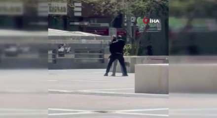 Diyarbakır'da elinde silahla polise kendini ihbar etti, etrafa ateş a&ccedil;tı